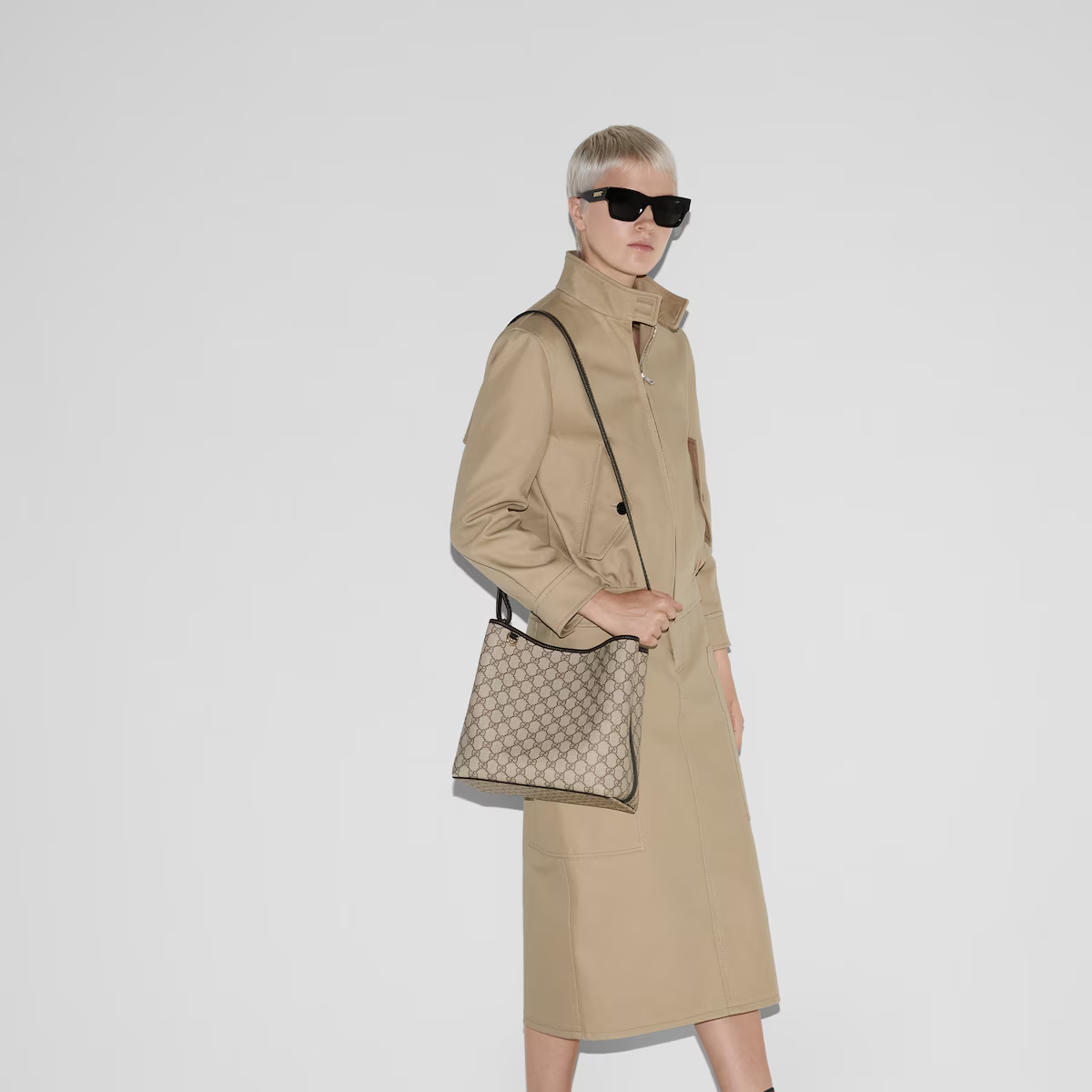 GG EMBLEM SMALL SHOULDER BAG